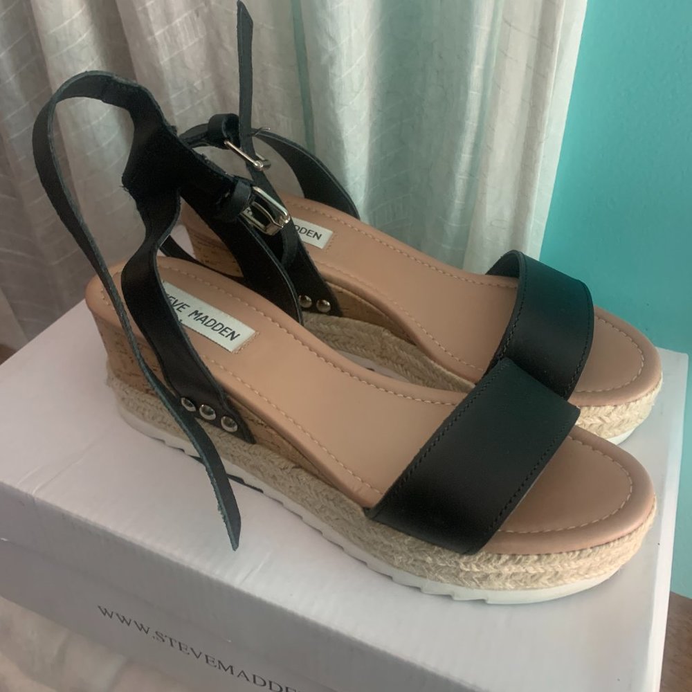 STEVE MADDEN WEDGES (WITH FREE GIFT!)